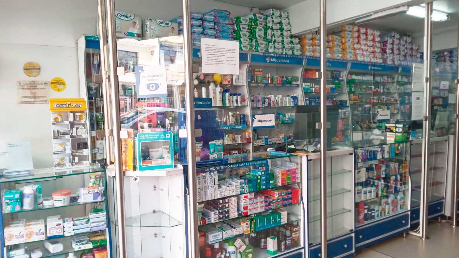 Interior Droguería Cordobesa - productos y medicamentos